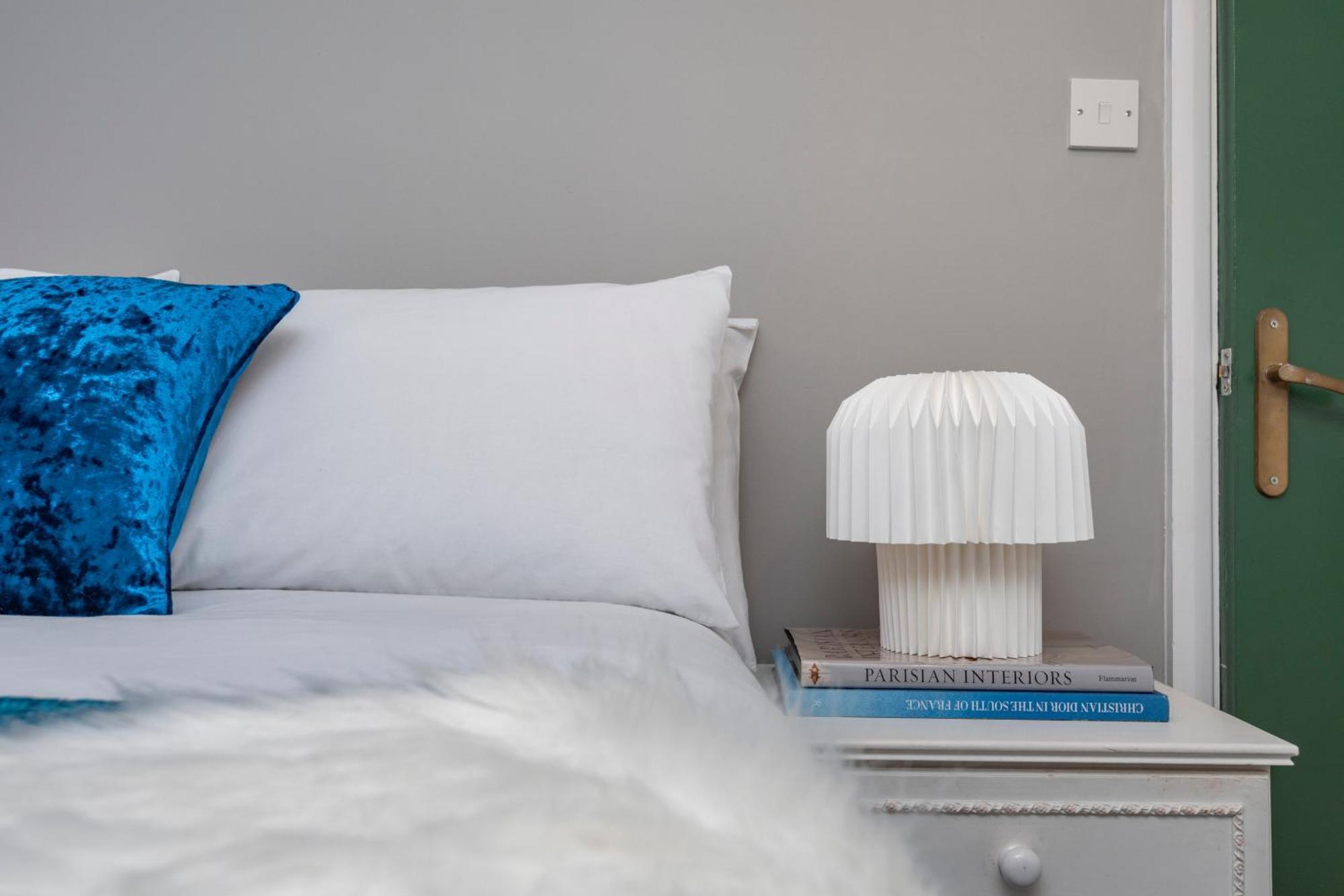 Chic 1-Bed Garden Flat, London, Convenient For Tower Bridge, Great Public Transport Apartment Bagian luar foto
